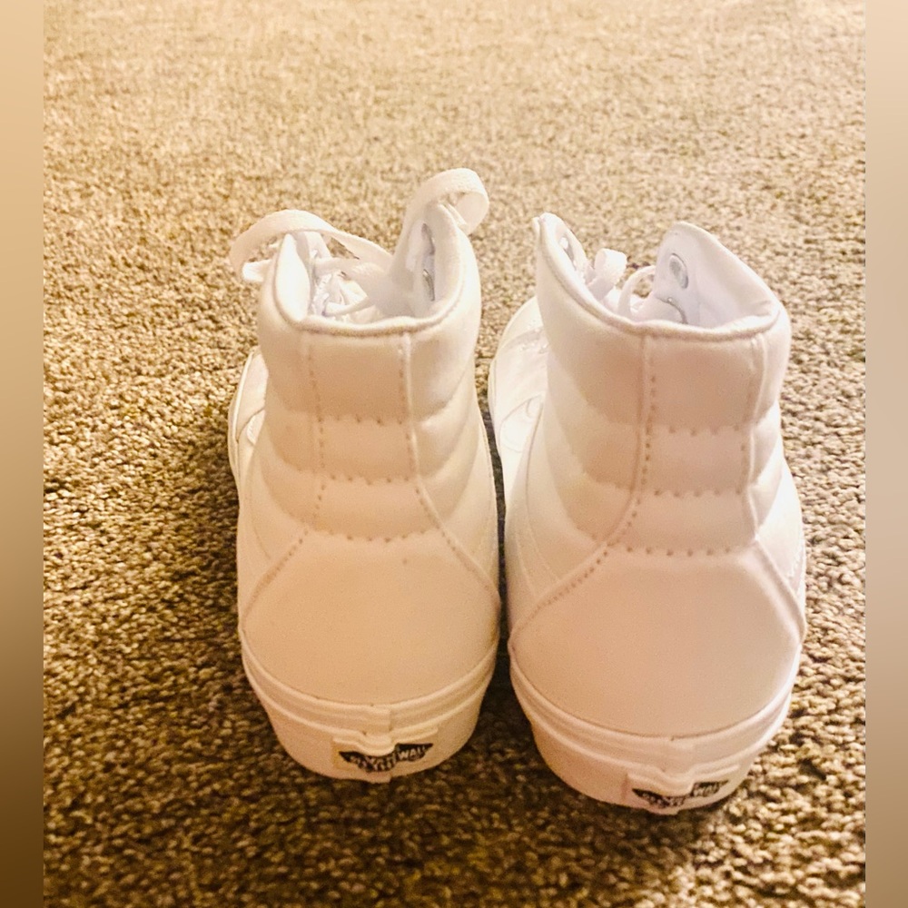 VANS Hi High Top White Canvas Sneakers
Womens size 9/ Men 7.5 NEW - Picture 6 of 8